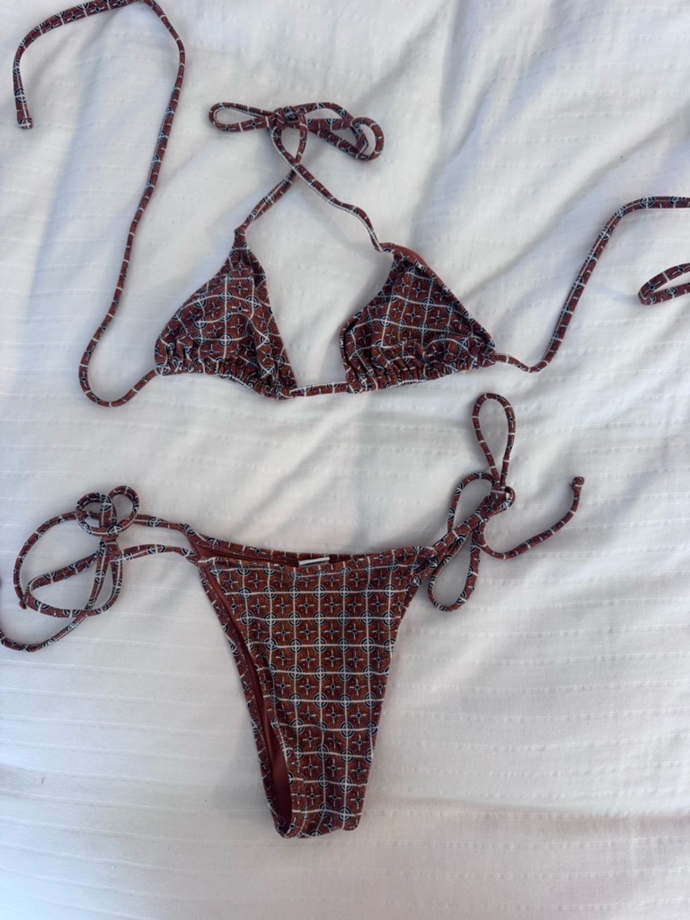 Tropic of C size Small Praia Set - Geometric Print String Bikini Top and Bottom